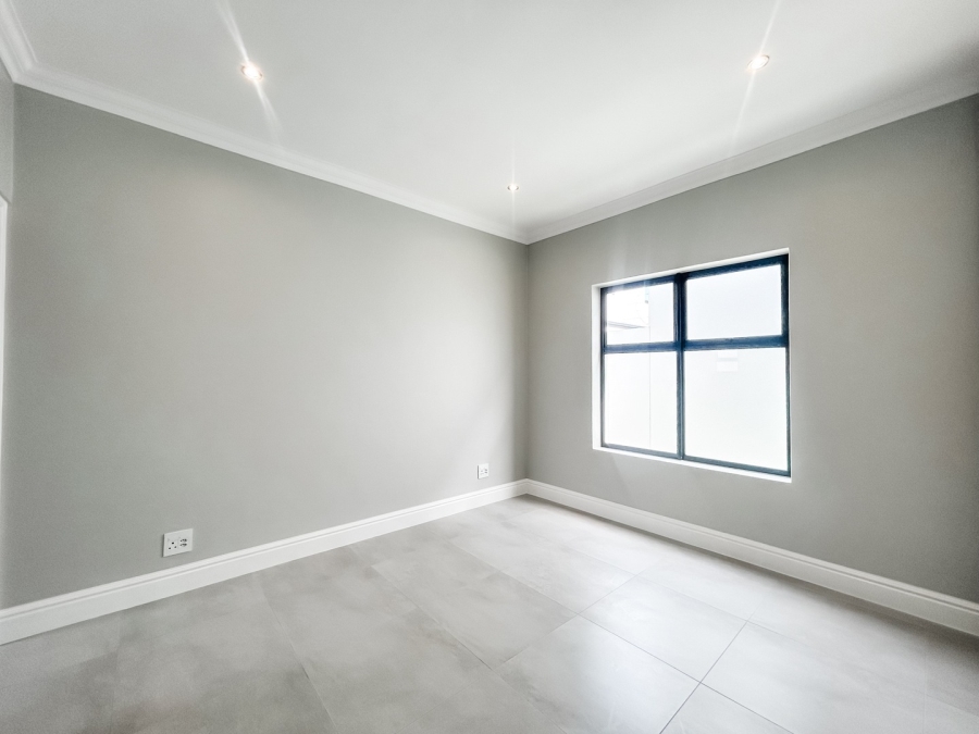 To Let 3 Bedroom Property for Rent in Sandown Western Cape